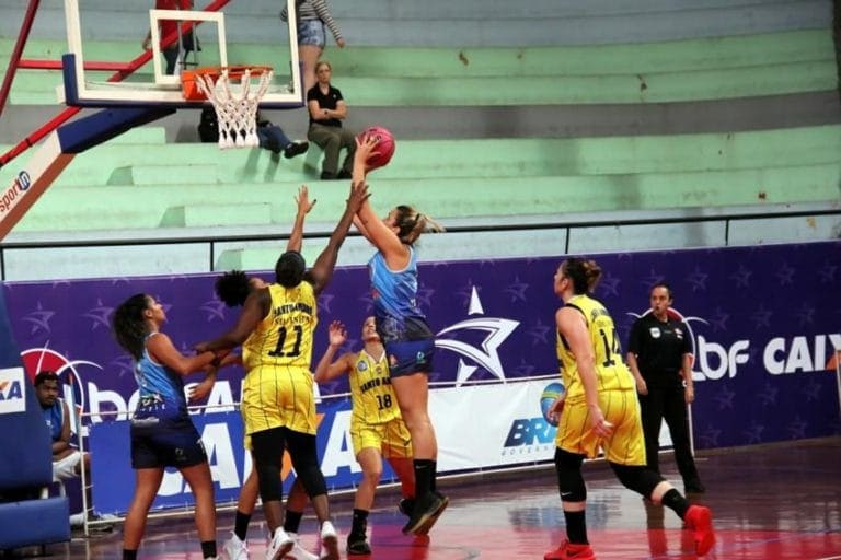 Santo André perde na Liga de Basquete, mas tem chance de classificação