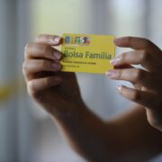 Bolsa Família: frequência escolar deve ser enviada pelas prefeituras até quinta