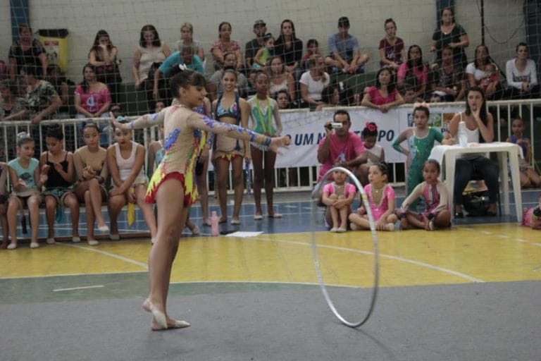 Torneio Interno de Ginástica Rítmica atrai 200 atletas em Ribeirão
