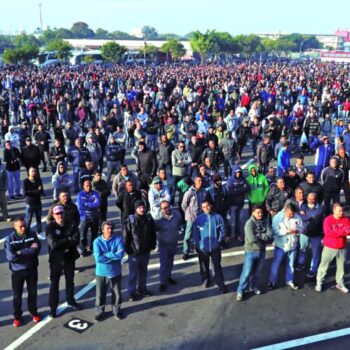 Sem acordo, greve na Mercedes-Benz é mantida