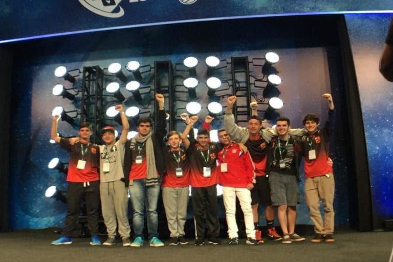 Meninos de S.Caetano vencem torneio de jogos eletrônicos