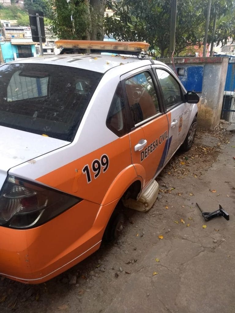 Ladrões levam rodas, pneus e baterias de viaturas da Defesa Civil de Mauá