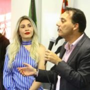 Demissão em massa começa no governo Alaíde; mulher do prefeito encabeça lista