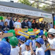 Desfile cívico-militar marca aniversário de 465 anos de São Bernardo