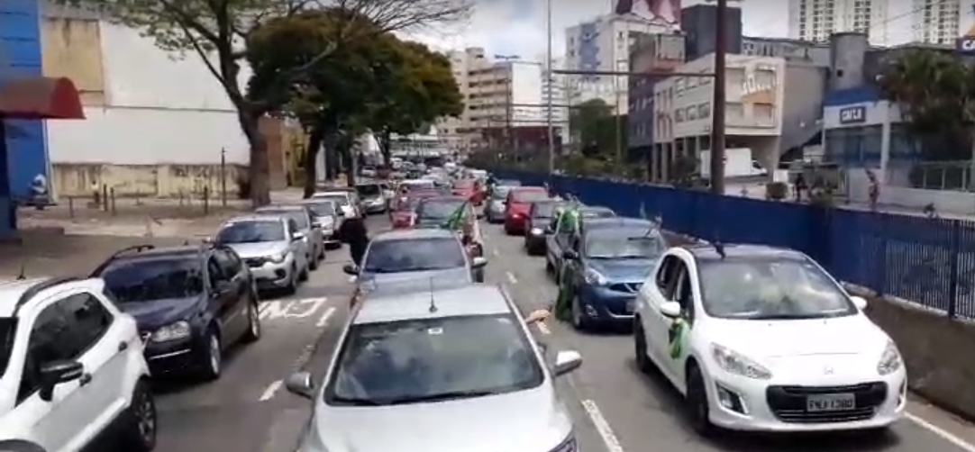 Apoiadores de Bolsonaro em São Bernardo fazem carreata