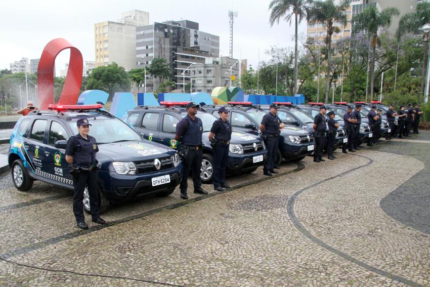 Prefeitura de Santo André entrega oito novas viaturas para a GCM