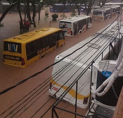 Após 3 mortes nas inundações, S.Bernardo interditará ruas nas enchentes