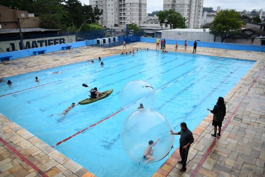 Projeto Partiu Verão atrai moradores de Diadema ao Clube Mané Garrincha