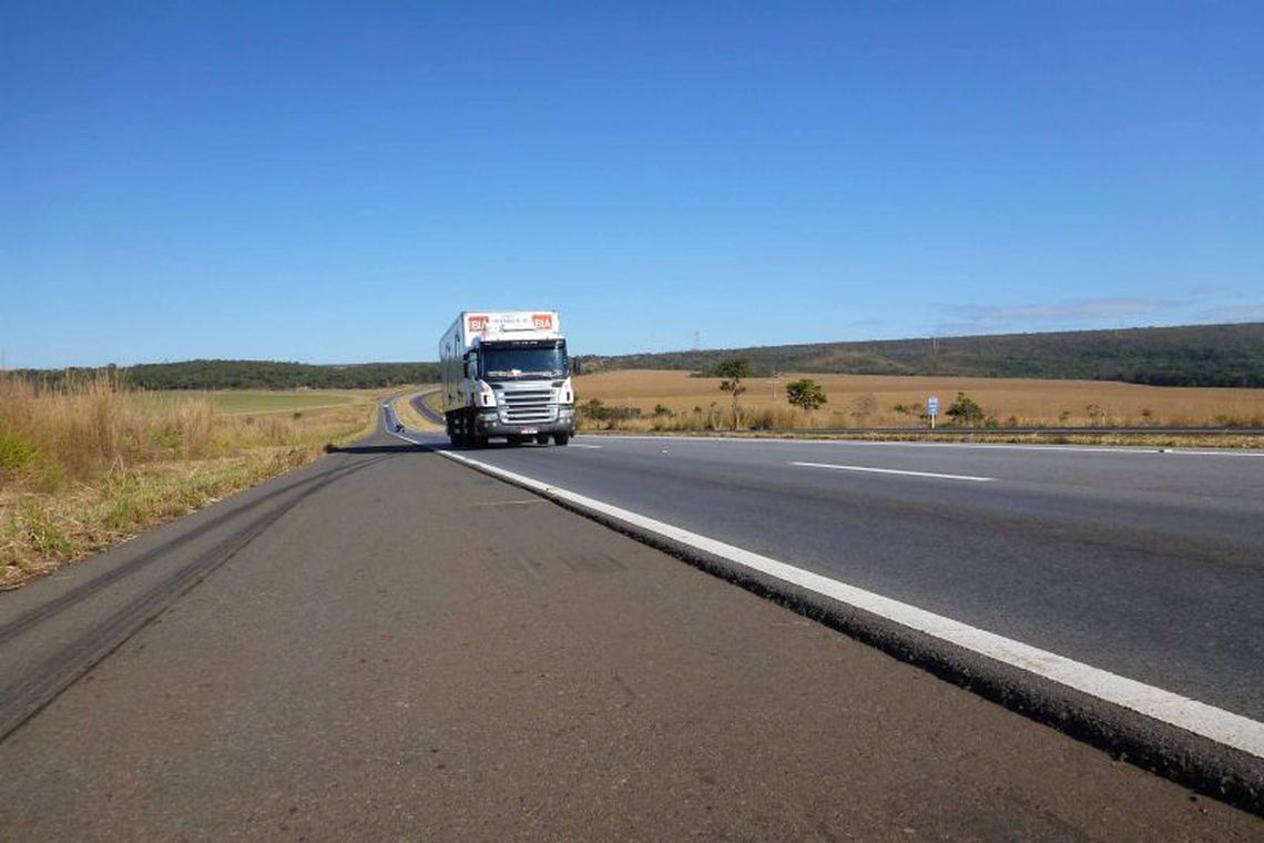 Mensagens nas rodovias paulistas alertam sobre a importância de usar máscaras