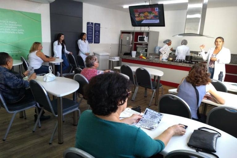Alimentação saudável produz bom humor e bem-estar; Veja dicas