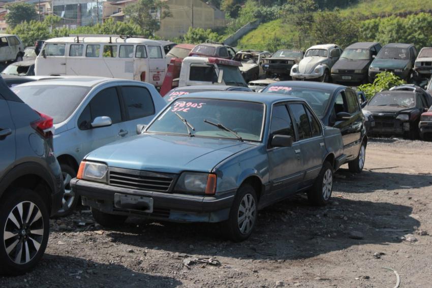 Mauá apreende 7 carros que faziam transporte clandestino de passageiros