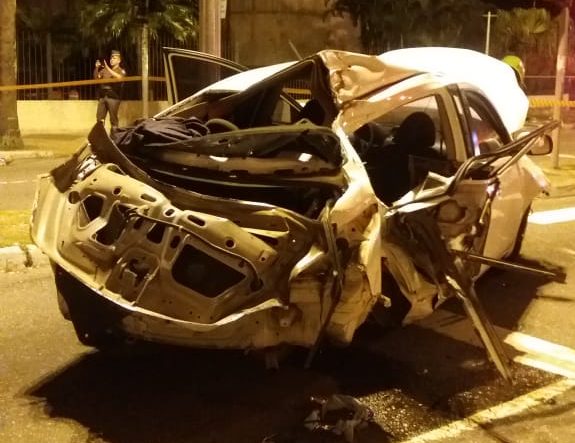 Um bandido morre ao bater no poste após uma perseguição policial em Sto.André