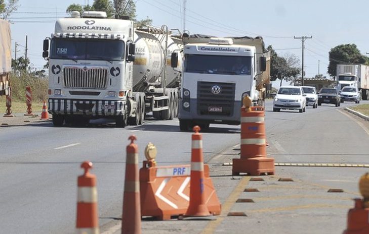 Bolsonaro pretende dobrar pontos de 20 para 40 para suspensão de CNH