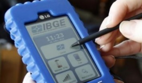 IBGE apresenta Censo e informa que inscrição para concurso termina terça