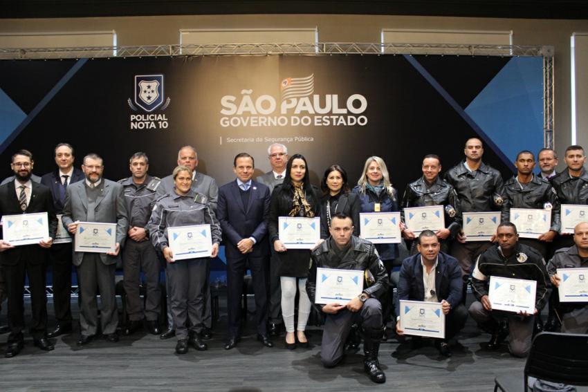 Doria homenageia 8 policiais de Sto.André e S.Bernardo pela atuação em julho