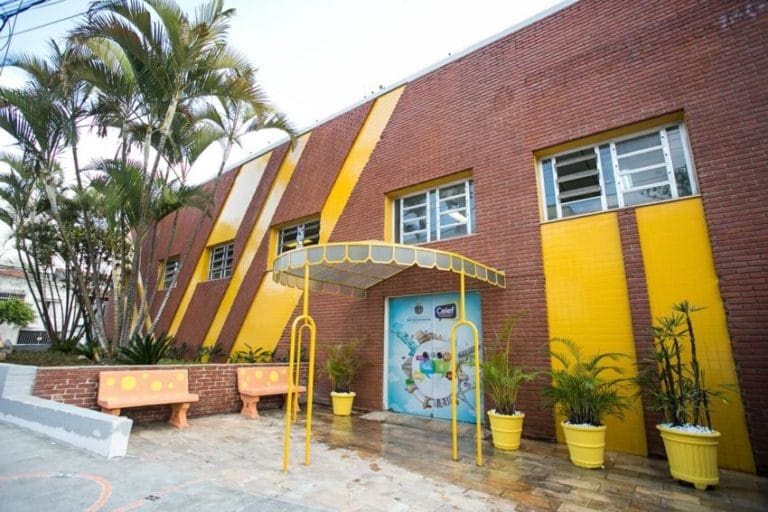 Auricchio anuncia concurso e mais 6 mil vagas para alunos aprenderem inglês  