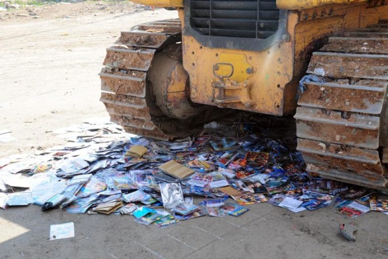 Diadema destrói 5 mil Cds e Dvds piratas apreendidos por fiscais