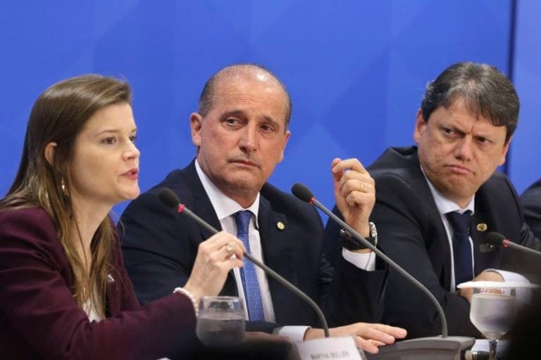  Governo abre estudos para privatizar Correios e mais oito estatais