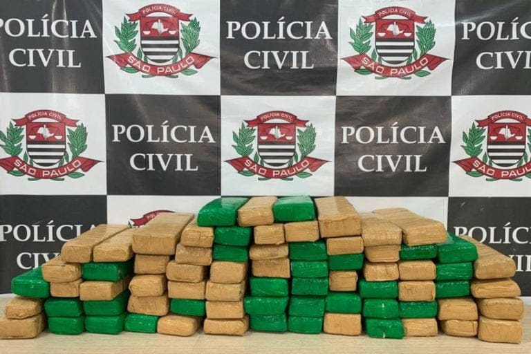 Polícia prende motorista transportando 72 tijolos de maconha em Diadema