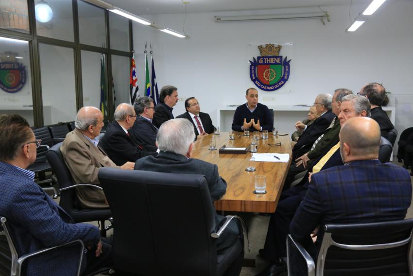 Auricchio debate o desenvolvimento de S.Caetano com lideranças da Aciscs