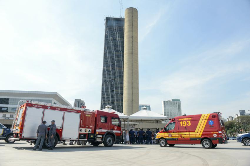 São Bernardo entrega duas novas viaturas ao Corpo de Bombeiros