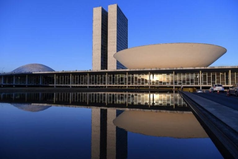 Bolão de funcionários da liderança do PT na Câmara ganha R$ 120 milhões da Mega-Sena