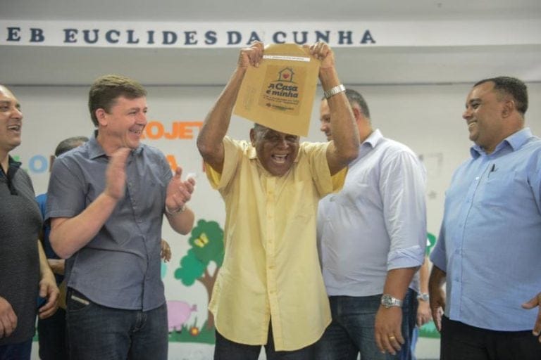 S.Bernardo dá escrituras para 217 famílias no programa A Casa é Minha