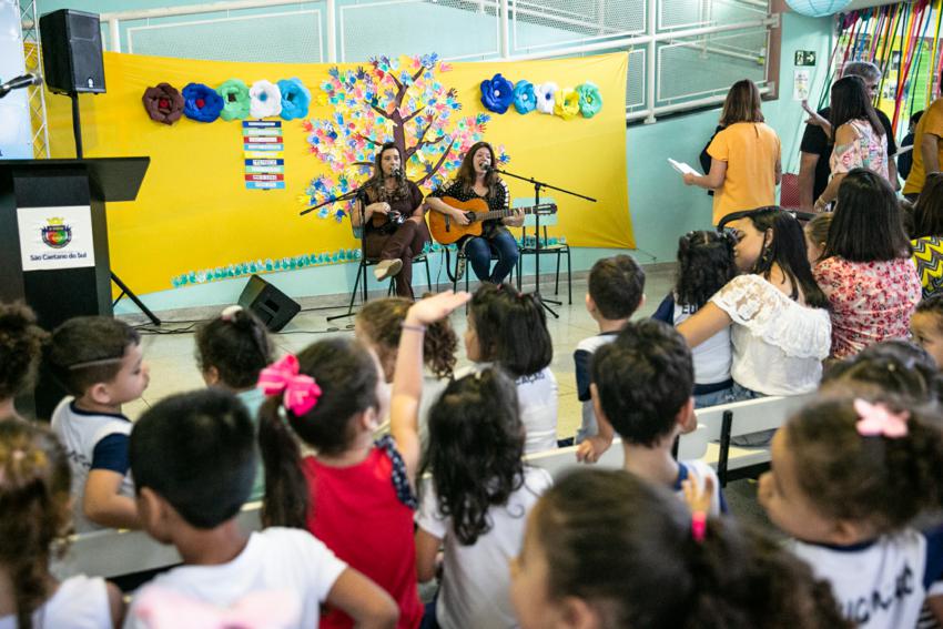 Prefeito de S.Caetano assina ordem de serviço para nova escola