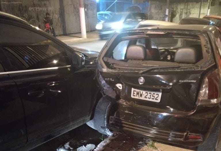 Em fuga, bandidos batem em 4 carros e são presos pela GCM de S.Caetano