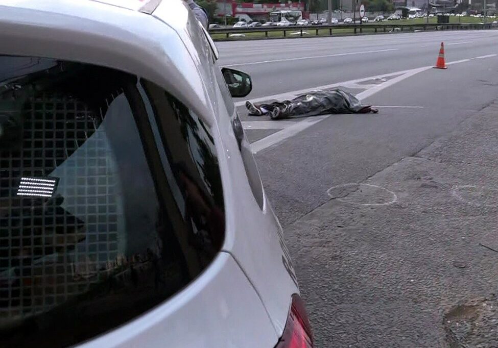 Após série de roubos, menor é morto em troca de tiros na Anchieta