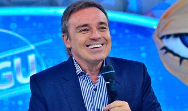 Assessoria de Gugu Liberato nega morte de apresentador