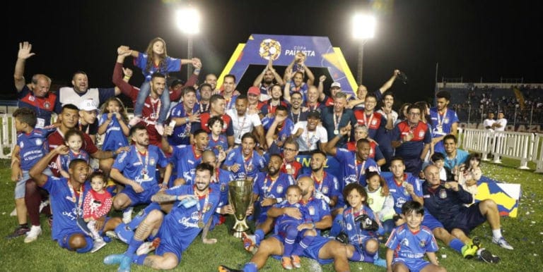 São Caetano segura empate com XV de Piracicaba e é campeão