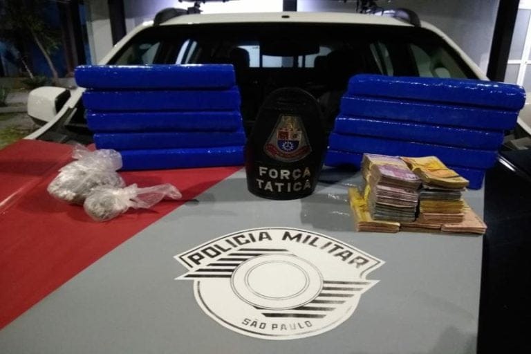 PM descobre laboratório de drogas e prende um no ABCD com R$ 10 mil