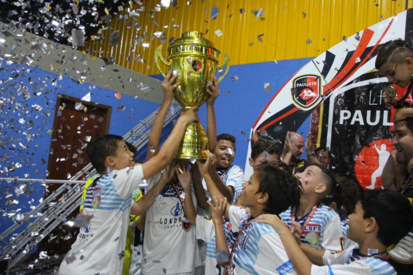 S.Caetano é campeã em 2 categorias e vice em outra no futsal de base