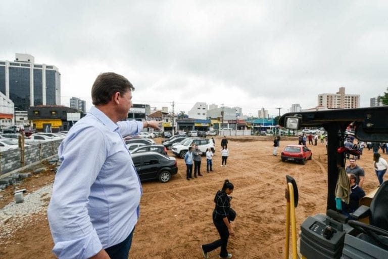 Com novidades, prefeito Orlando Morando anuncia Praça-Parque no Centro