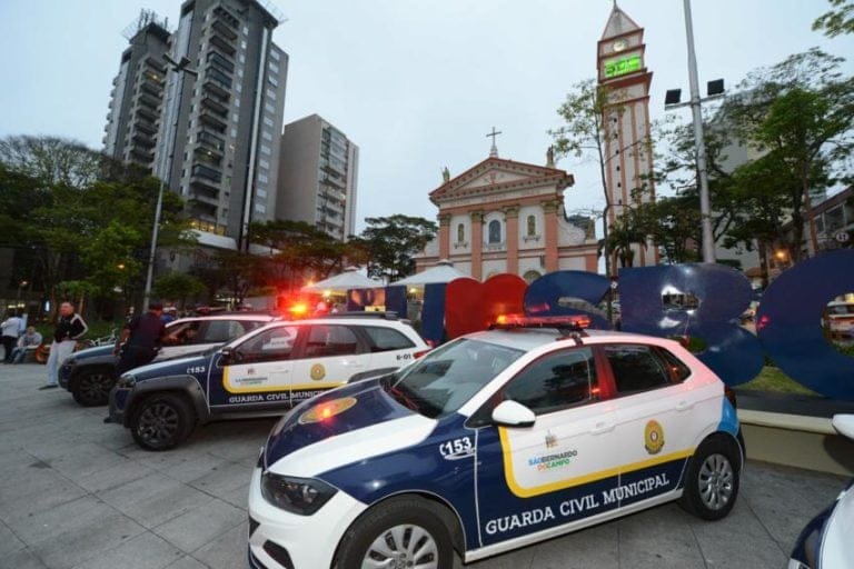 GCM de S.Bernardo salva homem com parada cardíaca