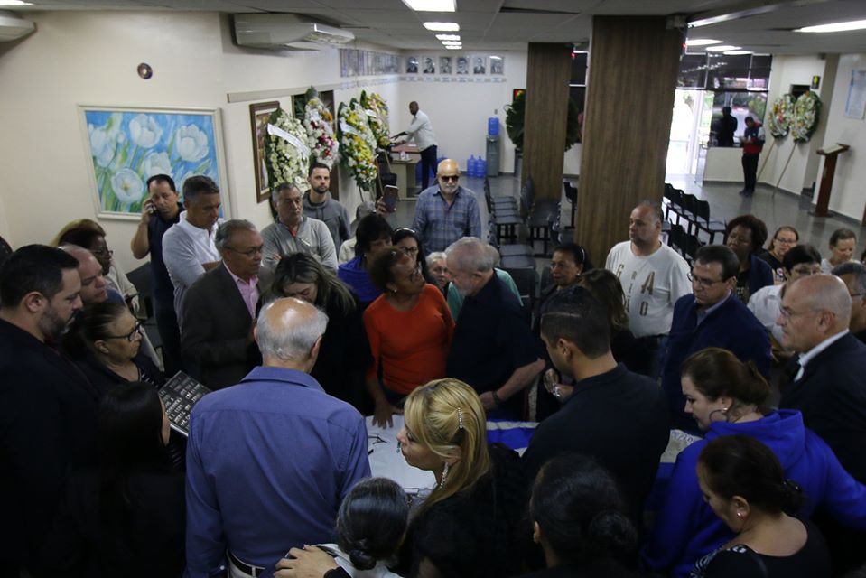 Lula e Suplicy vão a velório de Gilson Menezes, que é enterrado em Diadema