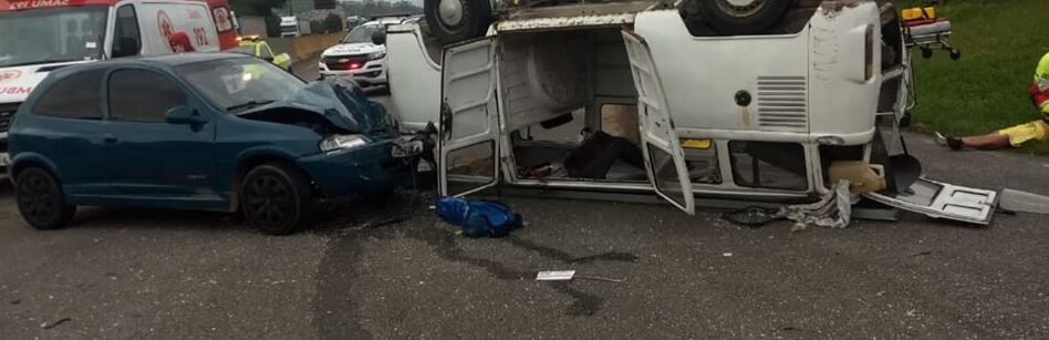 Acidente na Rodovia Anchieta deixa dois feridos em São Bernardo