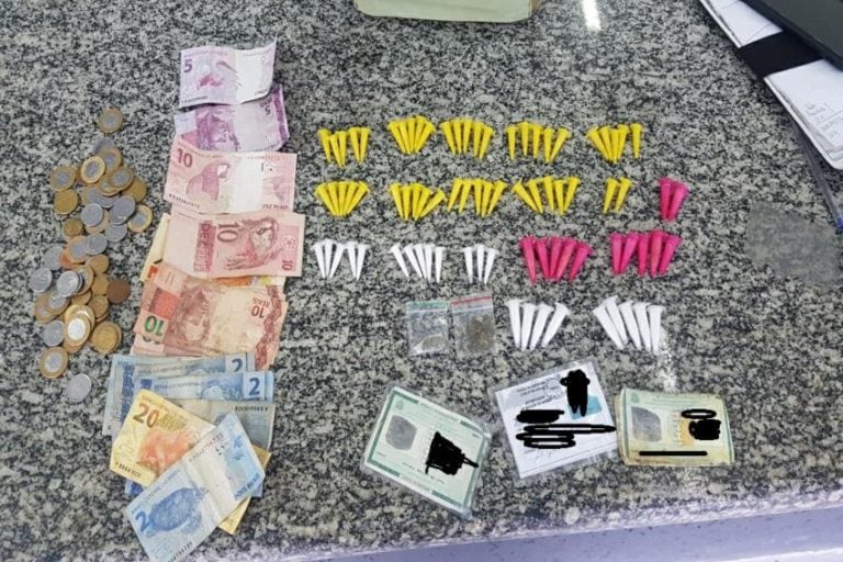 PM detém um homem e dois adolescentes por tráfico de drogas em S.Bernardo