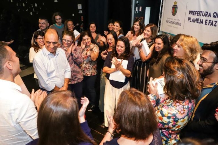 Auricchio colocará em prática plano de cargos e salários dos educadores