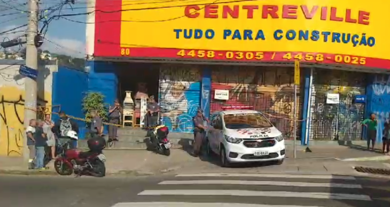 Homem é morto e 2 mulheres são feridas em depósito de construção em Sto.André