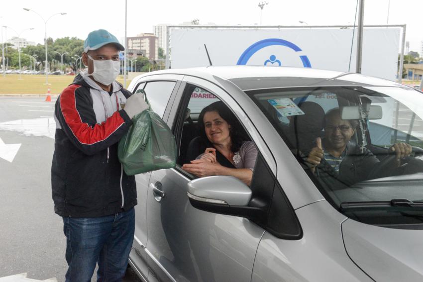 São Bernardo inicia Drive-Thru da Solidariedade no Paço Municipal