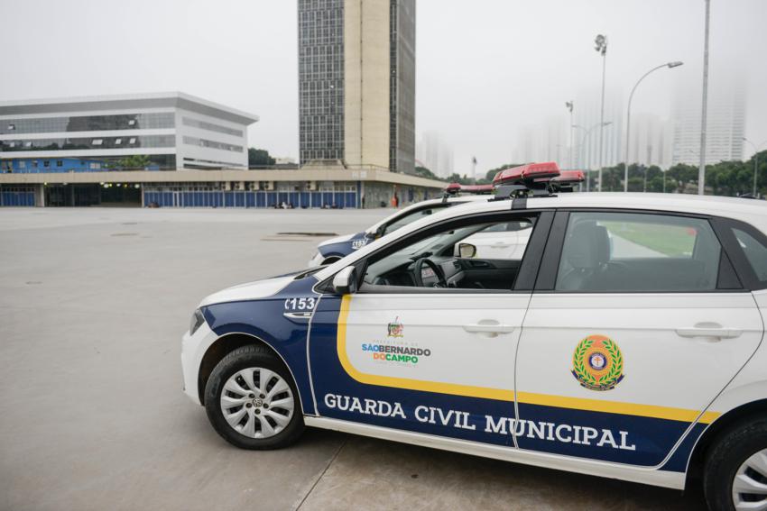 GCM de S.Bernardo realiza parto de emergência em carro de aplicativo