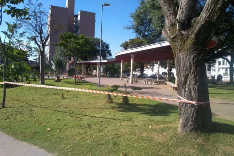 Morando autoriza decreto para isolamento de praças, pistas e arenas