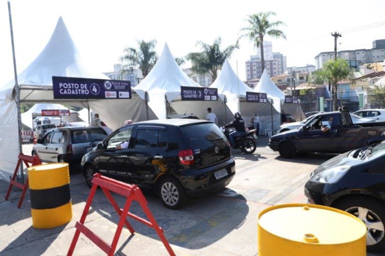 No 1º dia de drive thru de testagem, S.Caetano detecta 17 comerciantes com covid-19
