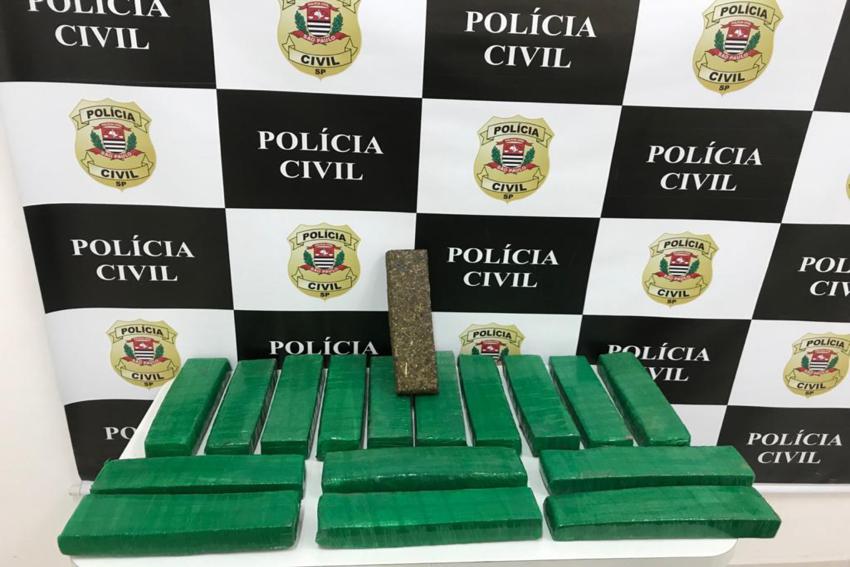 Deic de São Bernardo prende casal e apreende 17 tijolos de maconha