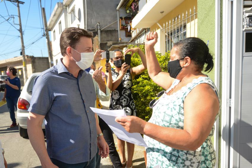 São Bernardo entrega escrituras no Jd. Nossa Senhora de Fátima