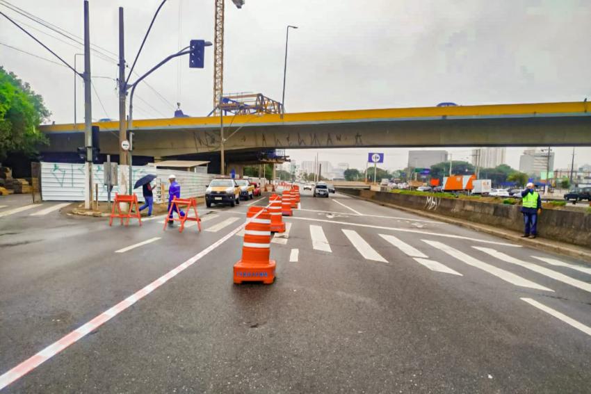 Santo André interdita faixa de pedestres na av. dos Estados para obras