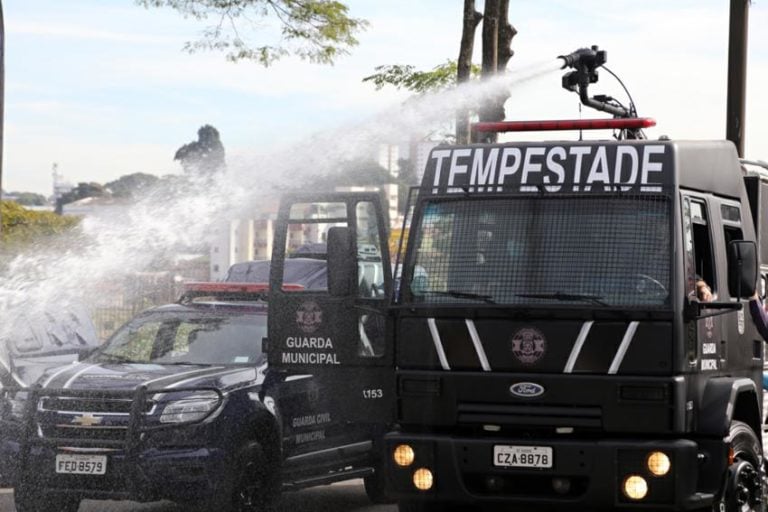 caminhão tempestade