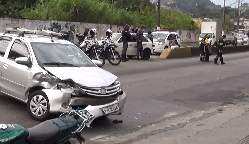 Acidente grave causa a morte de dois jovens em Ribeirão Pires